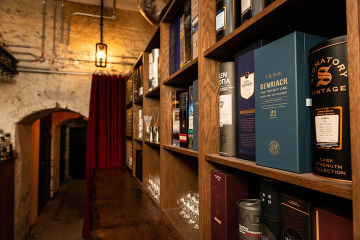 Whisky-smagningoplevelse i et underjordisk Edinburgh-lokale med historiske elementer og guidet smagning, foto 8 | wizardtrip