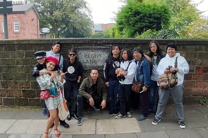 Tour privado en taxi de los Beatles en Liverpool visitando lugares emblemáticos y hogares de la infancia, foto 6 | wizardtrip