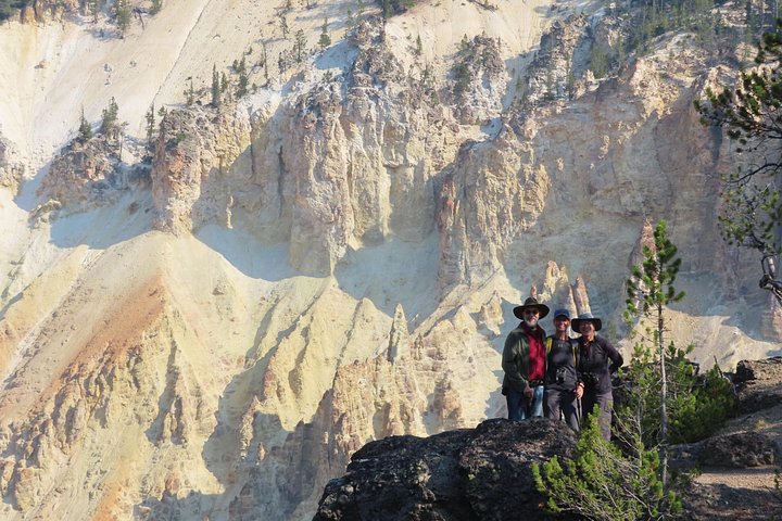 Randonnée guidée dans le Grand Canyon du Yellowstone, avec des cascades spectaculaires, des canyons colorés et des paysages variés, photo 15 | wizardtrip