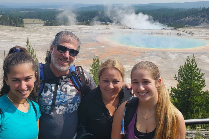 Yellowstone National Park bustur med Old Faithful, Grand Prismatic Spring, dyreliv og canyon-udsigt, foto 10 | wizardtrip