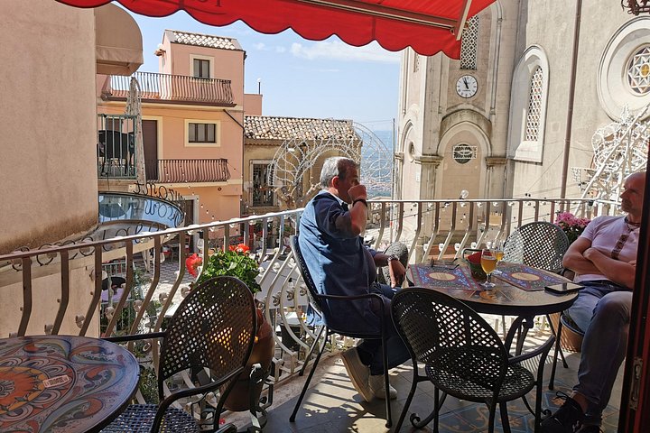 Vistas panorâmicas de Taormina e Castelmola, incluindo o Monte Etna e ruas charmosas da vila, foto 8 | wizardtrip