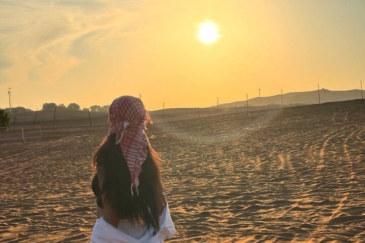 Sperimenta un emozionante safari nel deserto di Dubai con dune bashing, giri in cammello e cena BBQ, foto 22 | wizardtrip