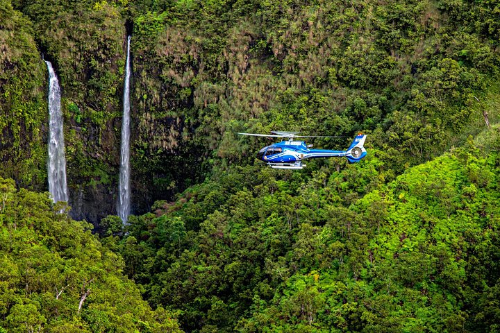 Helikoptertour over Kauai's prachtige natuurlijke landschappen, inclusief watervallen en canyons, foto 6 | wizardtrip