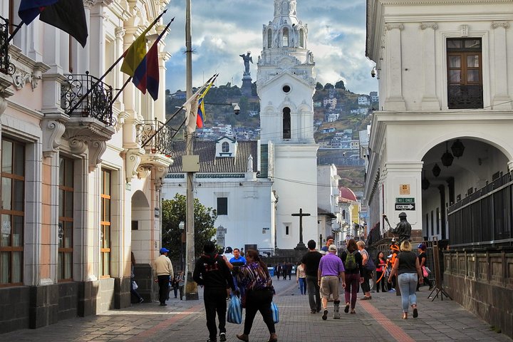 Private und personalisierte Stadtführung Quito Teleferico und Mitte der Welt | wizardtrip