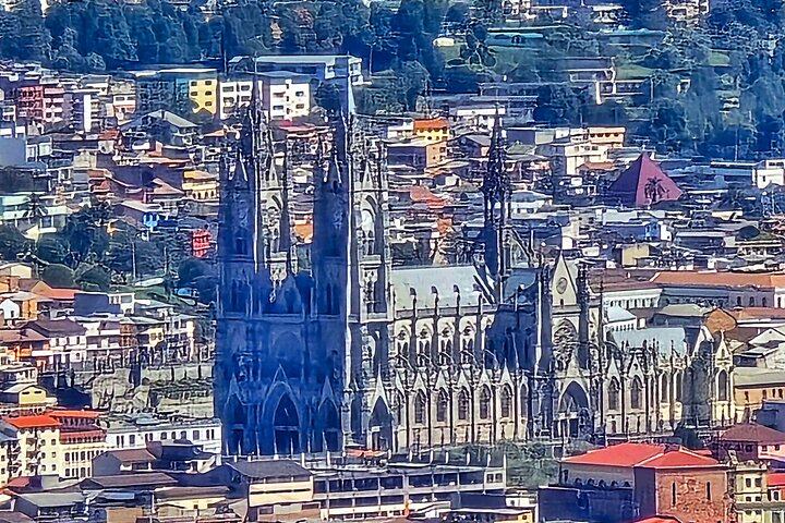 Passeio privado explorando o TeleferiQo de Quito, o Centro Histórico e a Linha do Equador no Equador, foto 14 | wizardtrip