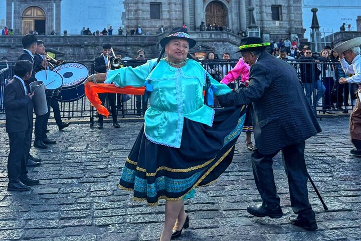 Passeio privado explorando o TeleferiQo de Quito, o Centro Histórico e a Linha do Equador no Equador, foto 15 | wizardtrip