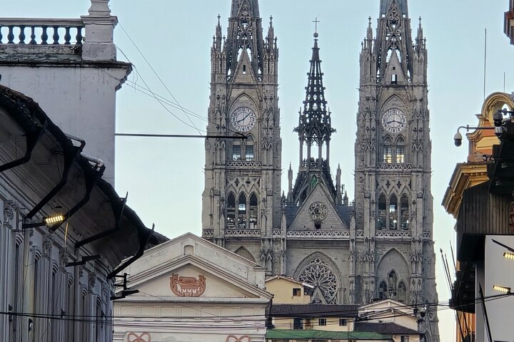 Passeio privado explorando o TeleferiQo de Quito, o Centro Histórico e a Linha do Equador no Equador, foto 26 | wizardtrip