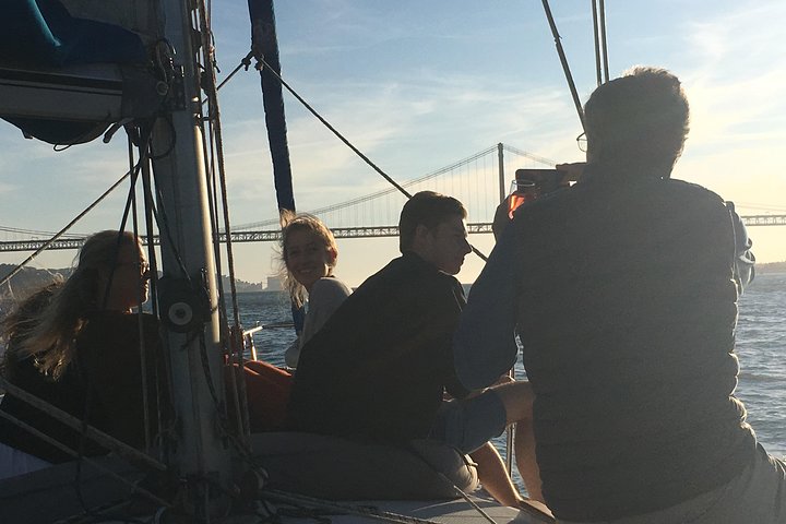 Sejltur ved solnedgang i Lissabon med vin og snacks, med ikoniske vartegn, foto 11 | wizardtrip