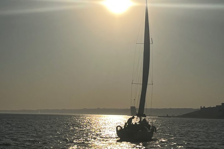 Sejltur ved solnedgang i Lissabon med vin og snacks, med ikoniske vartegn, foto 16 | wizardtrip