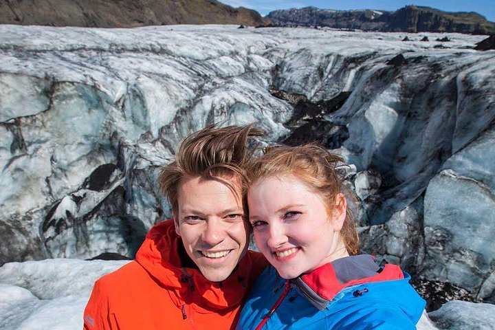 Gletsjervandring på Sólheimajökull på Island med steigeisen og isøkse, foto 10 | wizardtrip
