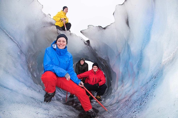Gletsjervandring på Sólheimajökull på Island med steigeisen og isøkse, foto 13 | wizardtrip