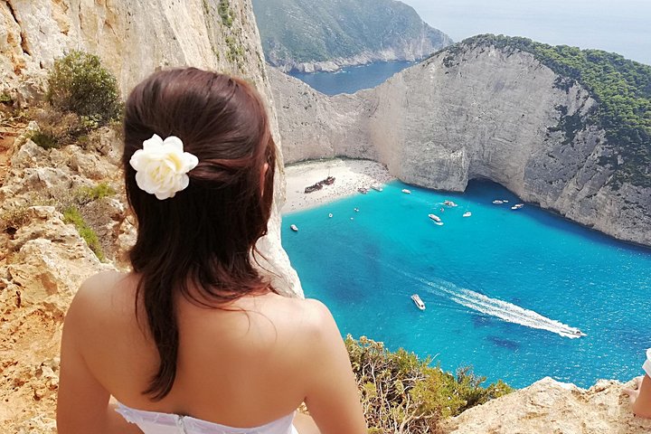 Tour de día completo explorando la famosa Playa del Naufragio, las Cuevas Azules y los miradores de Zakynthos, foto 8 | wizardtrip