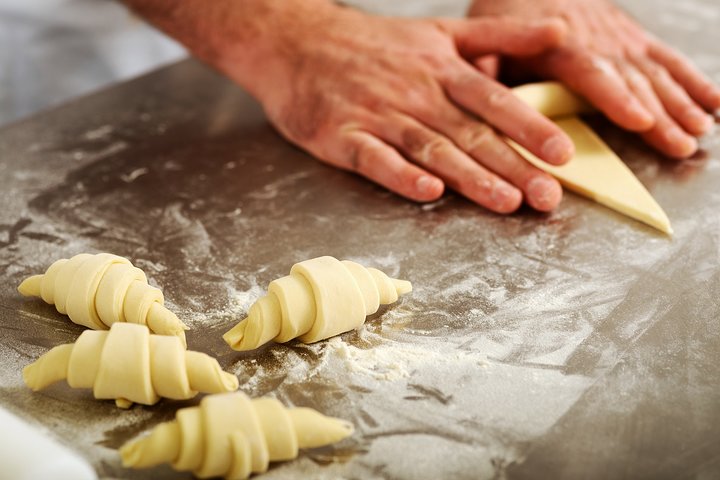 Paris Croissant Small-Group Baking Class with a Chef | wizardtrip