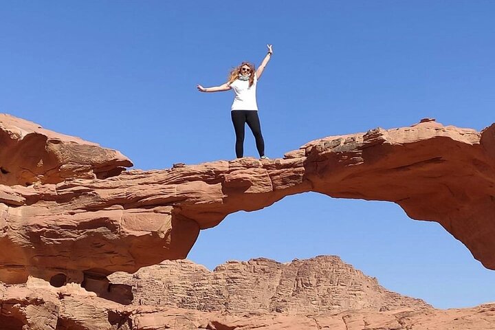 Upplev en heldags jeeputflykt i Wadi Rum, Jordanien, med övernattning i ett beduinläger, foto 19 | wizardtrip
