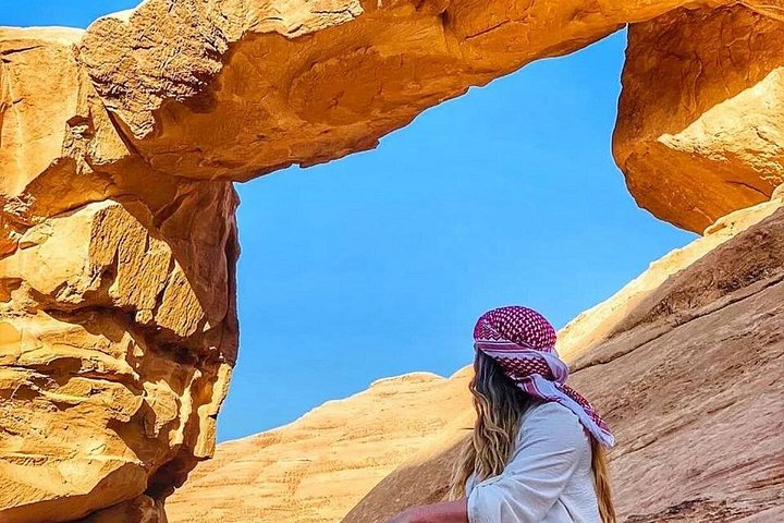 Upplev en heldags jeeputflykt i Wadi Rum, Jordanien, med övernattning i ett beduinläger, foto 24 | wizardtrip