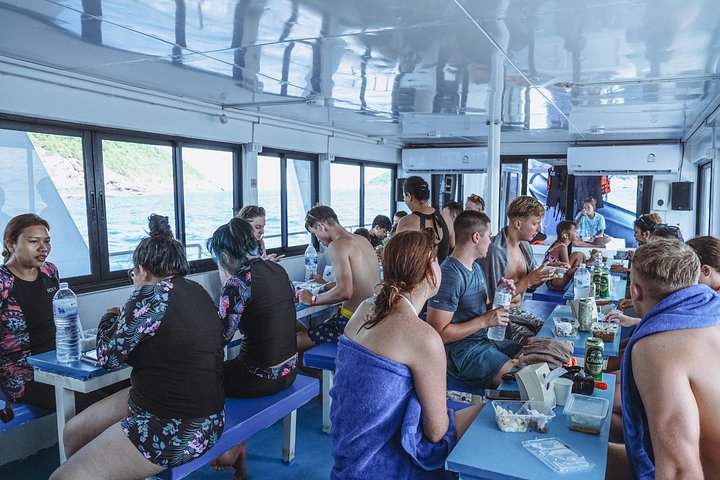 Aventura completa de snorkel en Koh Tao, Tailandia, con barco, arrecifes y vistas de la isla, foto 17 | wizardtrip
