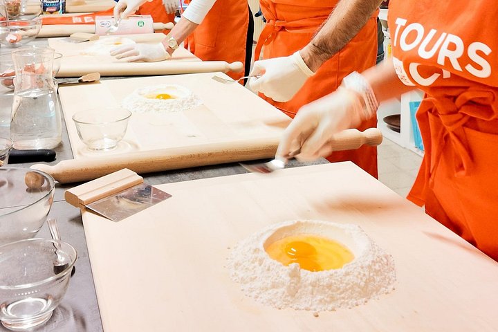 Cours pratique de fabrication de pâtes à Bologne, apprentissage de la cuisine italienne traditionnelle avec des ingrédients locaux, photo 13 | wizardtrip