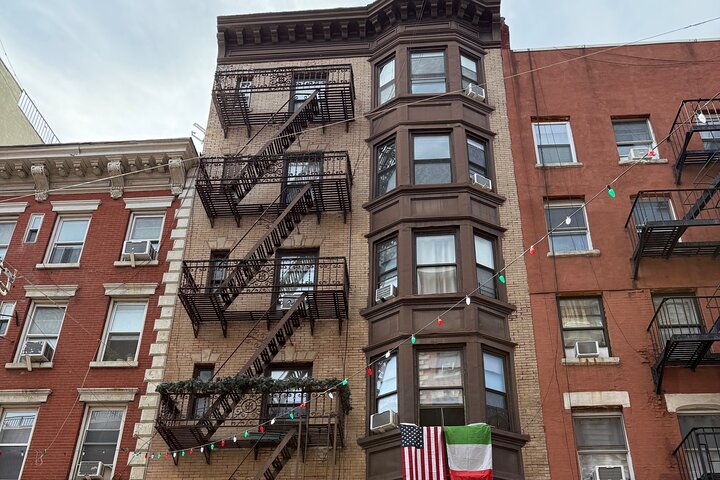 Explore NYC's mafia history with a retired detective, including local food tastings in Little Italy and the East Village, photo 16 | wizardtrip