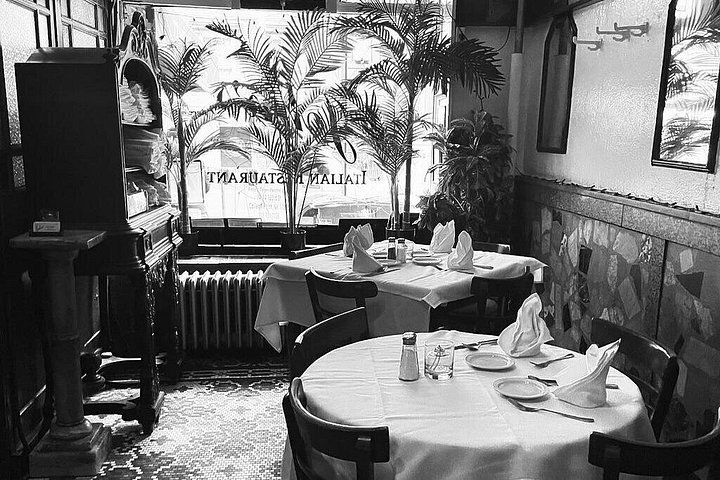 Explore NYC's mafia history with a retired detective, including local food tastings in Little Italy and the East Village, photo 20 | wizardtrip