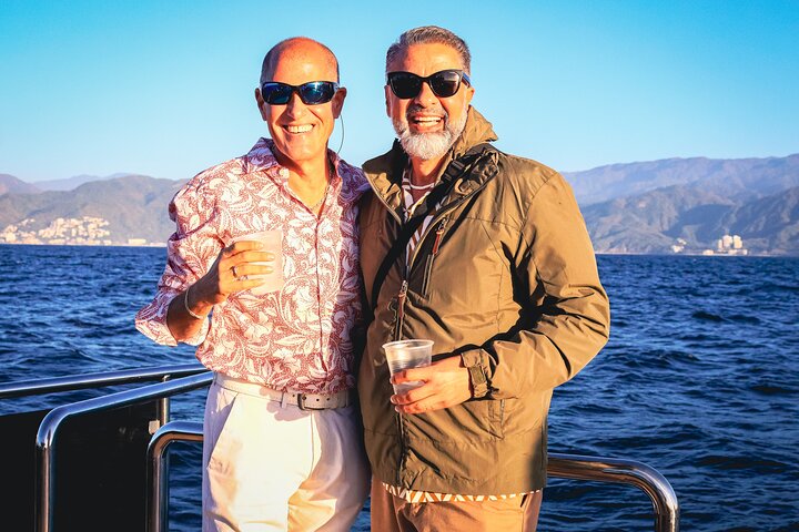 Croisière en méga yacht à Puerto Vallarta pour l'observation des baleines et le coucher du soleil, photo 19 | wizardtrip
