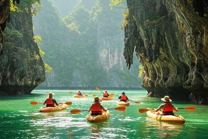 Luksuscruise som navigerer gjennom de fantastiske kalksteinskarstene i Ha Long og Lan Ha Bay, Vietnam, foto 26 | wizardtrip