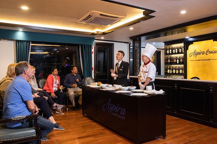 Lussuosa crociera notturna nella baia di Ha Long, Vietnam, con paesaggi mozzafiato e attività a bordo, foto 9 | wizardtrip