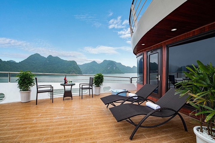 Lussuosa crociera notturna nella baia di Ha Long, Vietnam, con paesaggi mozzafiato e attività a bordo, foto 15 | wizardtrip