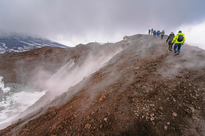 Verken de vulkanische landschappen, lavagrotten en kraters van de Etna tijdens een begeleide ochtendtour vanuit Catania met lunch, foto 14 | wizardtrip