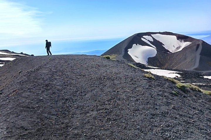 Verken de vulkanische landschappen, lavagrotten en kraters van de Etna tijdens een begeleide ochtendtour vanuit Catania met lunch, foto 16 | wizardtrip