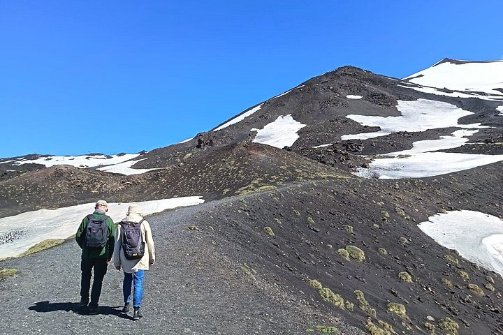 Verken de vulkanische landschappen, lavagrotten en kraters van de Etna tijdens een begeleide ochtendtour vanuit Catania met lunch, foto 17 | wizardtrip