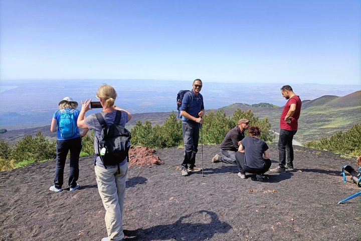 Verken de vulkanische landschappen, lavagrotten en kraters van de Etna tijdens een begeleide ochtendtour vanuit Catania met lunch, foto 19 | wizardtrip