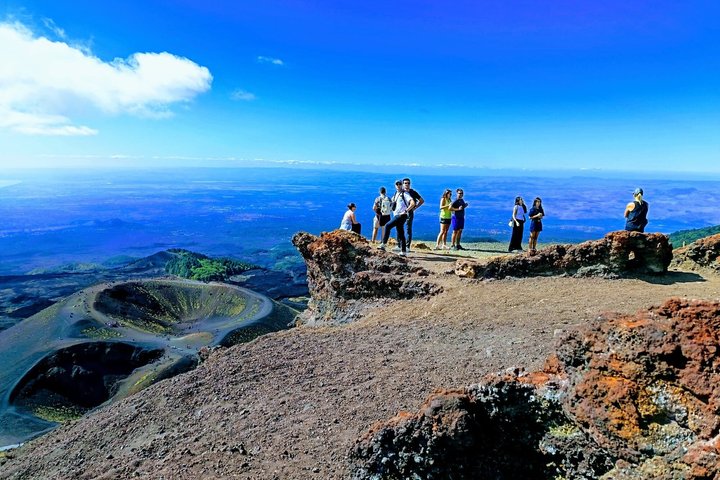 Verken de vulkanische landschappen, lavagrotten en kraters van de Etna tijdens een begeleide ochtendtour vanuit Catania met lunch, foto 21 | wizardtrip