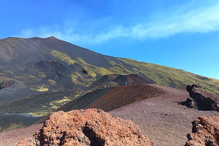 Verken de vulkanische landschappen, lavagrotten en kraters van de Etna tijdens een begeleide ochtendtour vanuit Catania met lunch, foto 35 | wizardtrip
