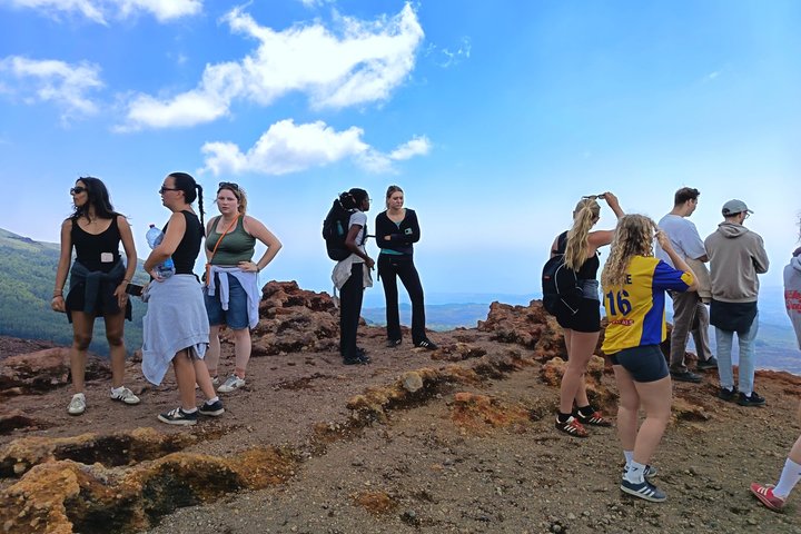 Verken de vulkanische landschappen, lavagrotten en kraters van de Etna tijdens een begeleide ochtendtour vanuit Catania met lunch, foto 41 | wizardtrip