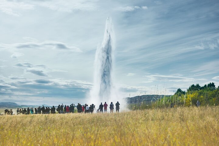 Excursão guiada de autocarro pelo Círculo Dourado da Islândia a partir de Reykjavik, com geysers, cascatas e parques nacionais, foto 8 | wizardtrip