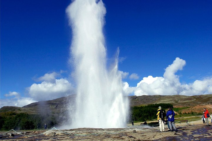 Excursão guiada de autocarro pelo Círculo Dourado da Islândia a partir de Reykjavik, com geysers, cascatas e parques nacionais, foto 10 | wizardtrip