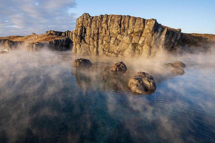 Découvrez le spa géothermique Sky Lagoon à Reykjavik, Islande, avec sa piscine à débordement et ses rituels uniques, photo 12 | wizardtrip
