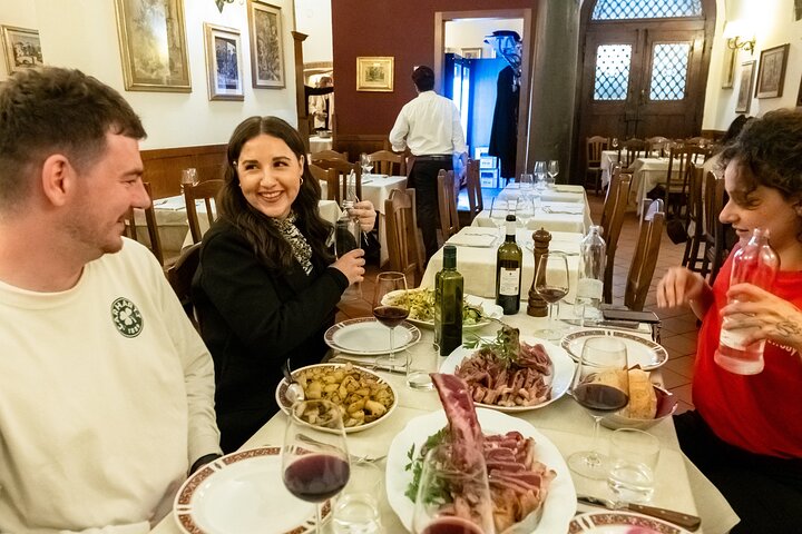 Florence evening food tour featuring Tuscan steak, wine, and gelato, photo 9 | wizardtrip