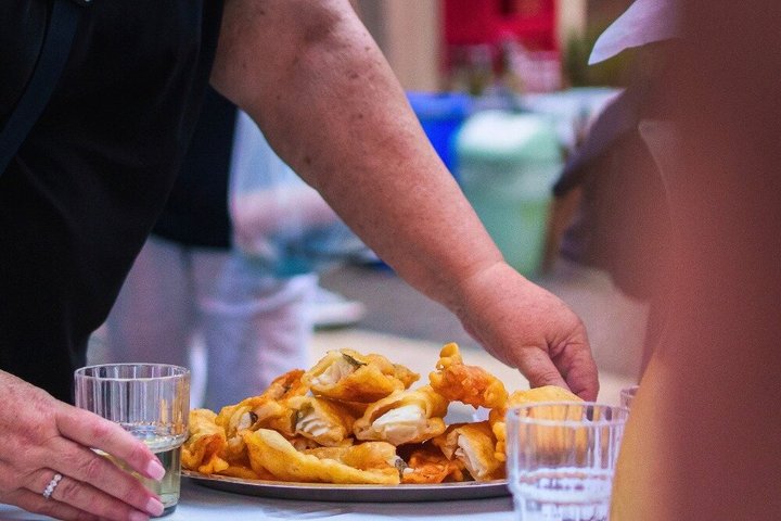 Un tour gastronomico guidato nel quartiere Trastevere di Roma, con prelibatezze locali e vino, foto 6 | wizardtrip