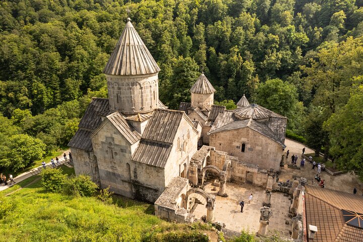 Excursion panoramique des monastères de Sevan, Dilijan, Haghartsin et Goshavank depuis Erevan, Arménie, photo 10 | wizardtrip
