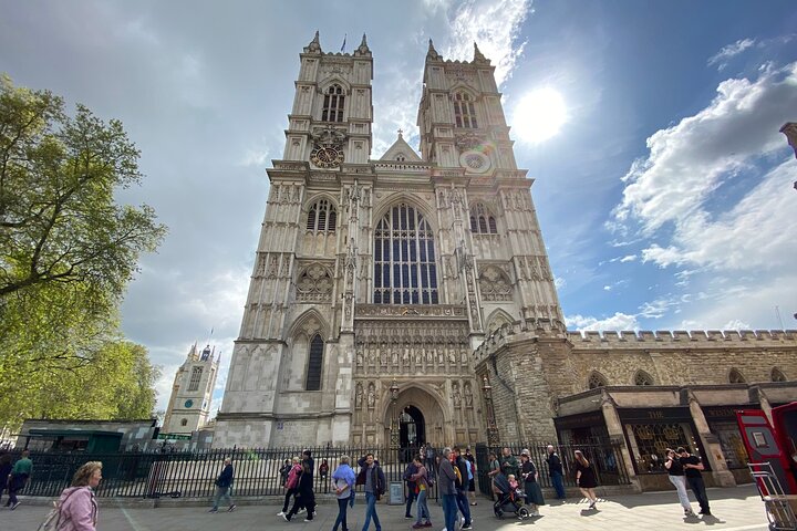 Guidet rundvisning i Westminster Abbey i London, der viser dens historiske og arkitektoniske betydning, foto 6 | wizardtrip