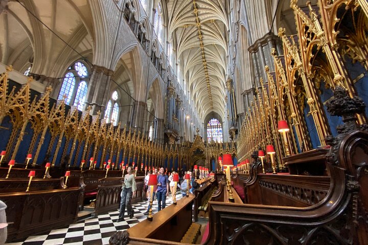 Guidet rundvisning i Westminster Abbey i London, der viser dens historiske og arkitektoniske betydning, foto 12 | wizardtrip