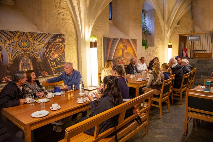 Guidet rundvisning i Westminster Abbey i London, der viser dens historiske og arkitektoniske betydning, foto 15 | wizardtrip