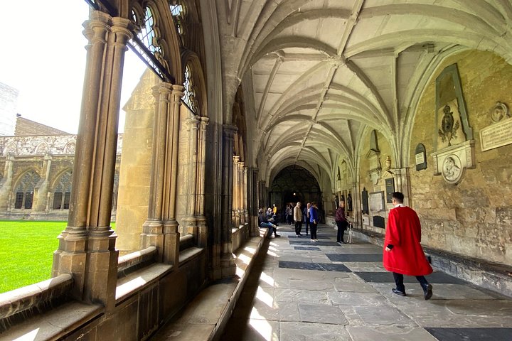 Guidet rundvisning i Westminster Abbey i London, der viser dens historiske og arkitektoniske betydning, foto 17 | wizardtrip