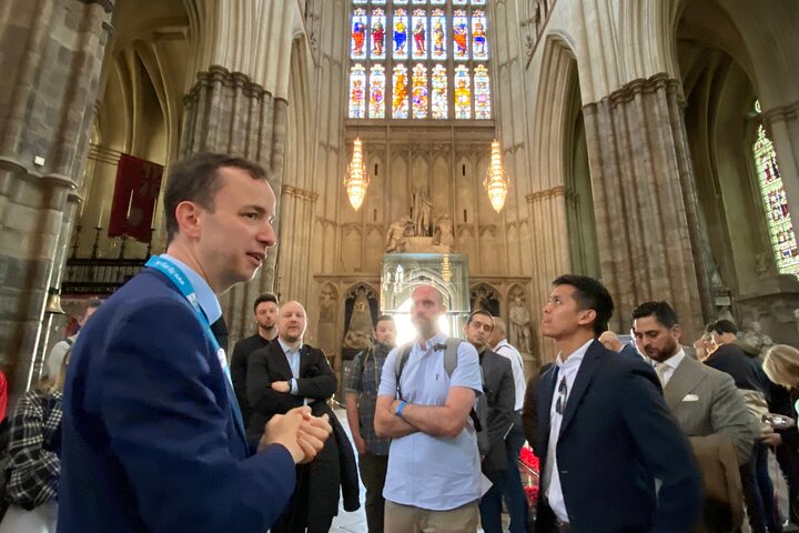 Guidet rundvisning i Westminster Abbey i London, der viser dens historiske og arkitektoniske betydning, foto 21 | wizardtrip