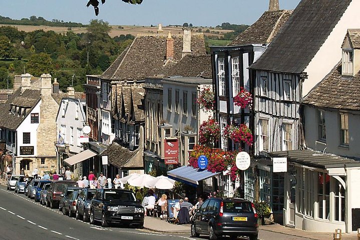 Day trip to the Cotswolds from London, featuring charming villages, rolling hills, and traditional architecture, photo 13 | wizardtrip