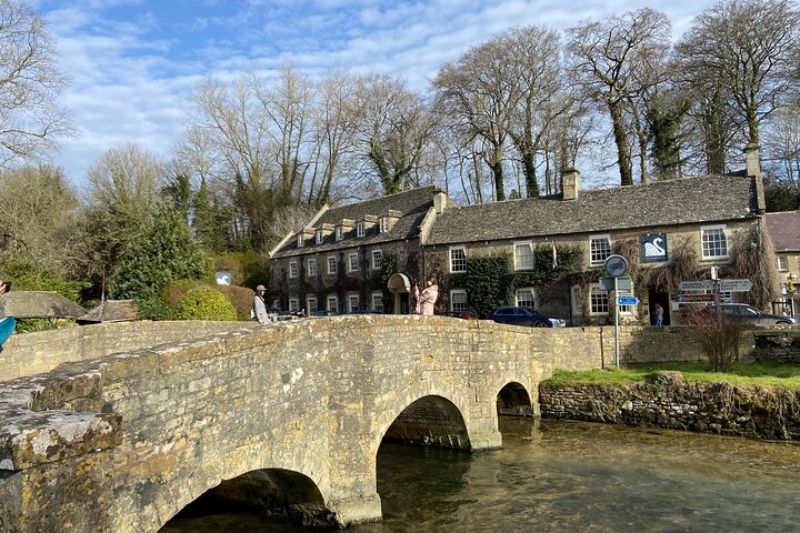 Day trip to the Cotswolds from London, featuring charming villages, rolling hills, and traditional architecture, photo 18 | wizardtrip