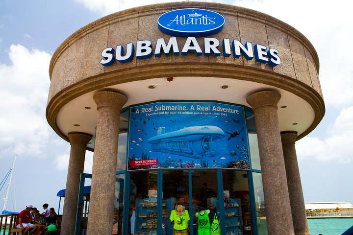 Explore el mundo submarino de Aruba en un tour en submarino, descubriendo vida marina y arrecifes de coral, foto 13 | wizardtrip