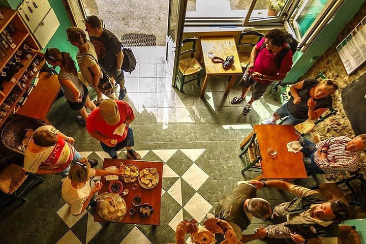 Tour panoramico in safari attraverso le montagne di Creta, visita di siti storici e villaggi con pranzo, foto 8 | wizardtrip