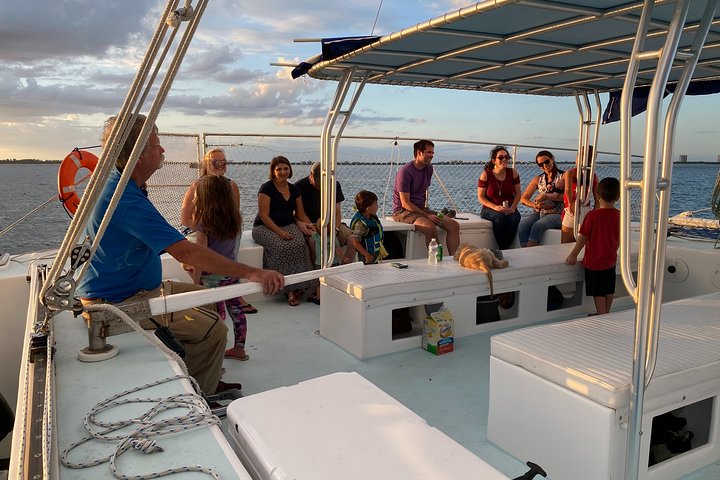 Disfruta de un hermoso crucero al atardecer en catamarán en Fort Myers, Florida, foto 15 | wizardtrip